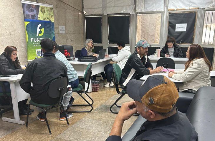 Equipes de RH realizam contratações no Feirão da Empregabilidade da Funtrab na terça-feira. Equipes de RH realizam contratações no Feirão da Empregabilidade da Funtrab na terça-feira.