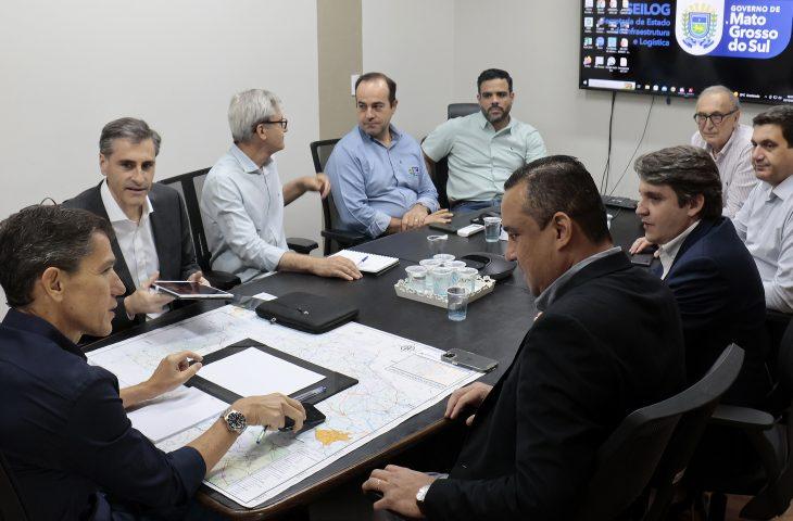 Governo de MS e Arauco alinham cronograma de obras rodoviárias para atender o crescimento da região leste do Estado. Governo de MS e Arauco alinham cronograma de obras rodoviárias para atender o crescimento da região leste do Estado.
