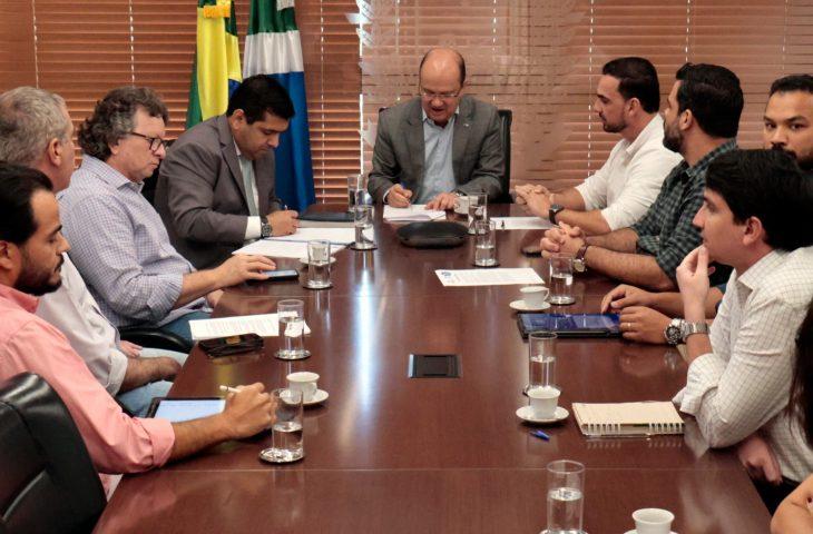 Governo de MS intensifica esforços para destravar obras do Aeroporto Regional de Dourados. Governo de MS intensifica esforços para destravar obras do Aeroporto Regional de Dourados.