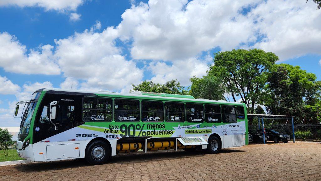 Governo do Estado firma parcerias e ônibus movido 100% a GNV começa a ser testado em MS.