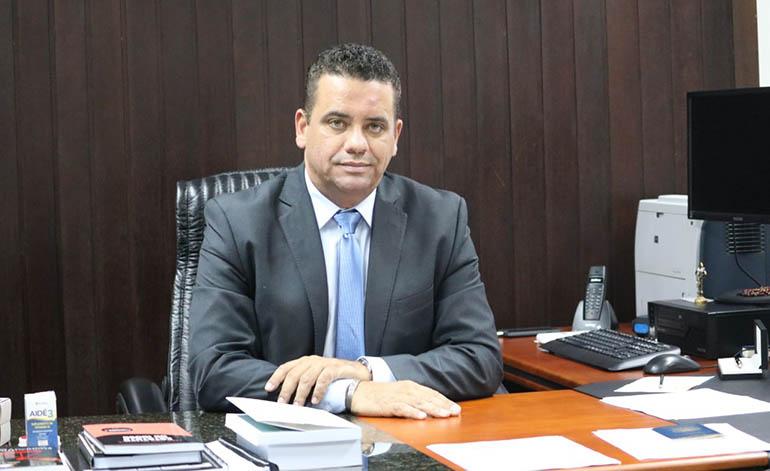 PF estranha compra de carrões e jet ski feitas por desembargador. PF estranha compra de carrões e jet ski feitas por desembargador.