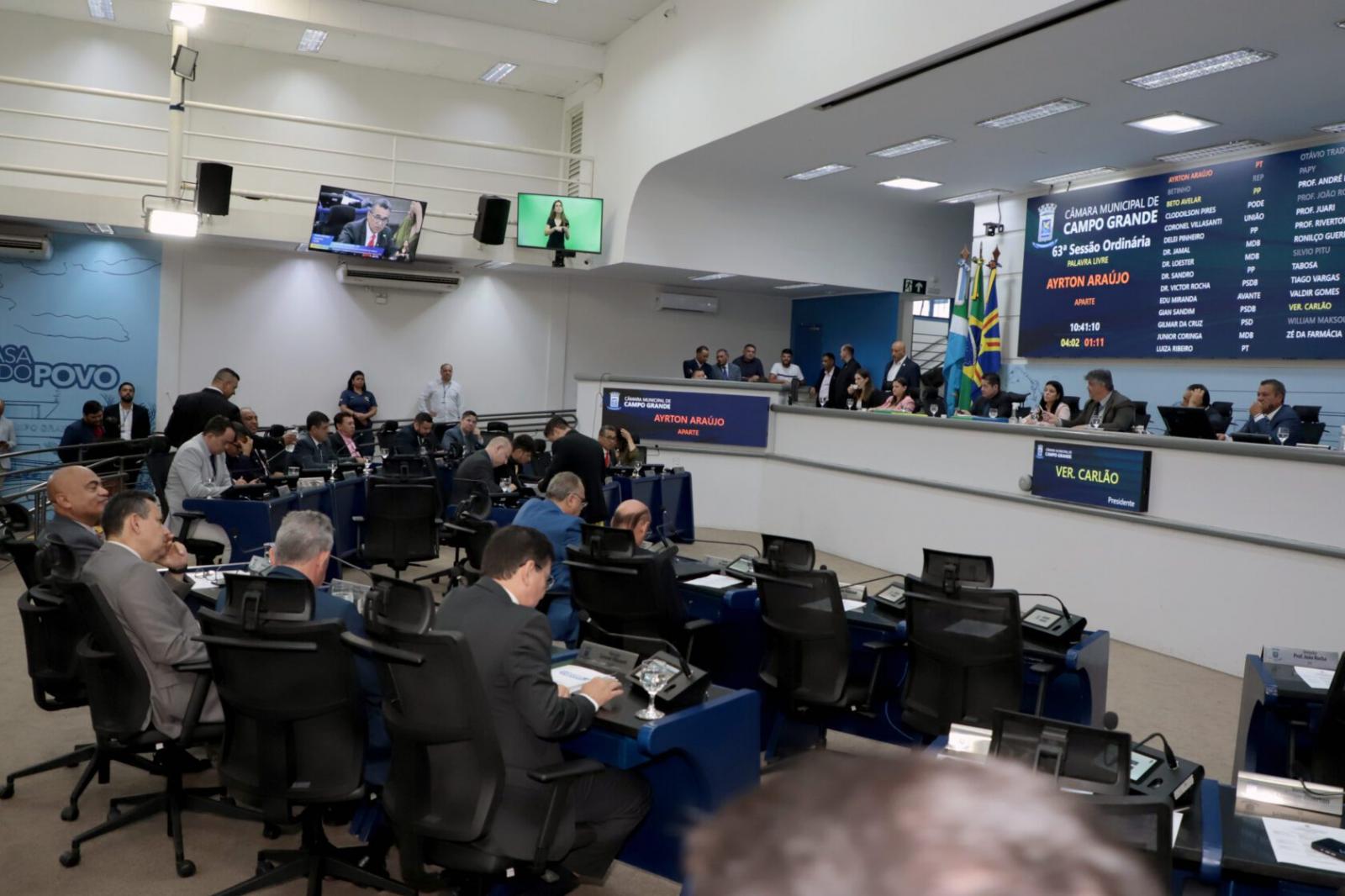 Quatro projetos são aprovados na sessão desta terça-feira.