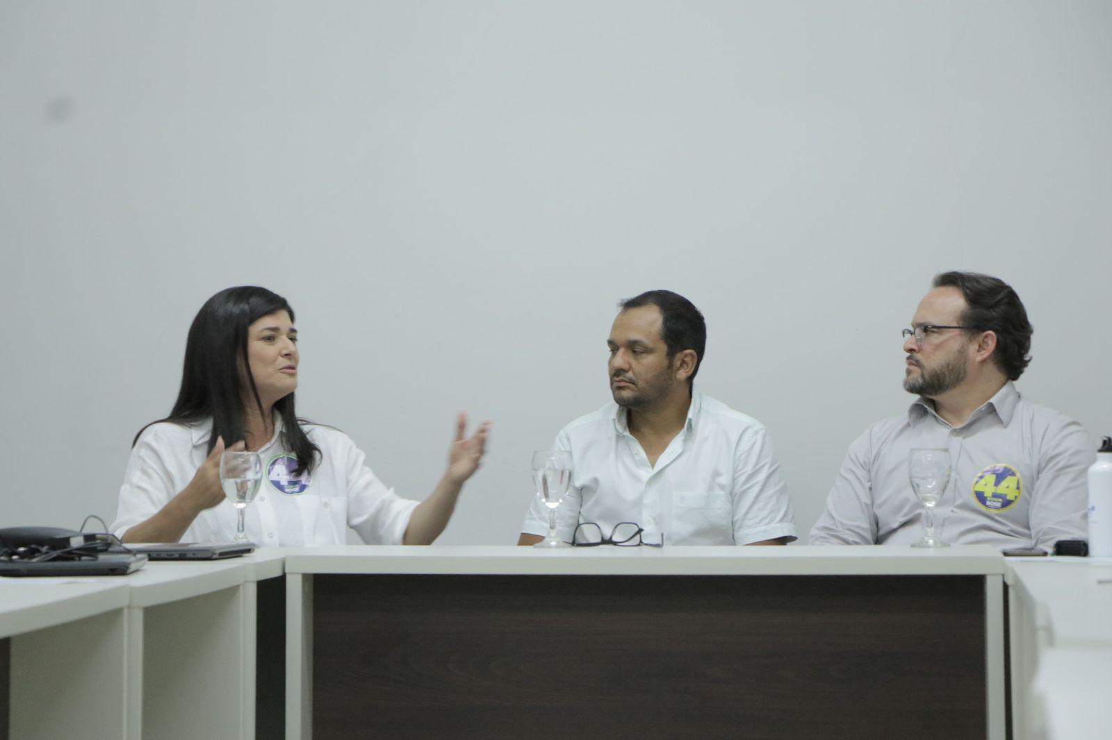 Rose Modesto afirma que vai honrar piso dos profissionais da enfermagem em Campo Grande. Rose Modesto afirma que vai honrar piso dos profissionais da enfermagem em Campo Grande.