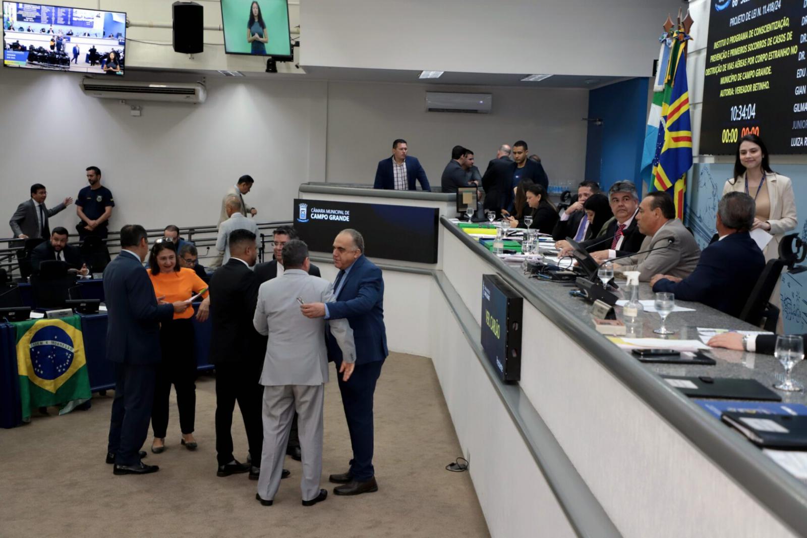 Vereadores aprovam sete projetos na sessão desta quinta-feira.