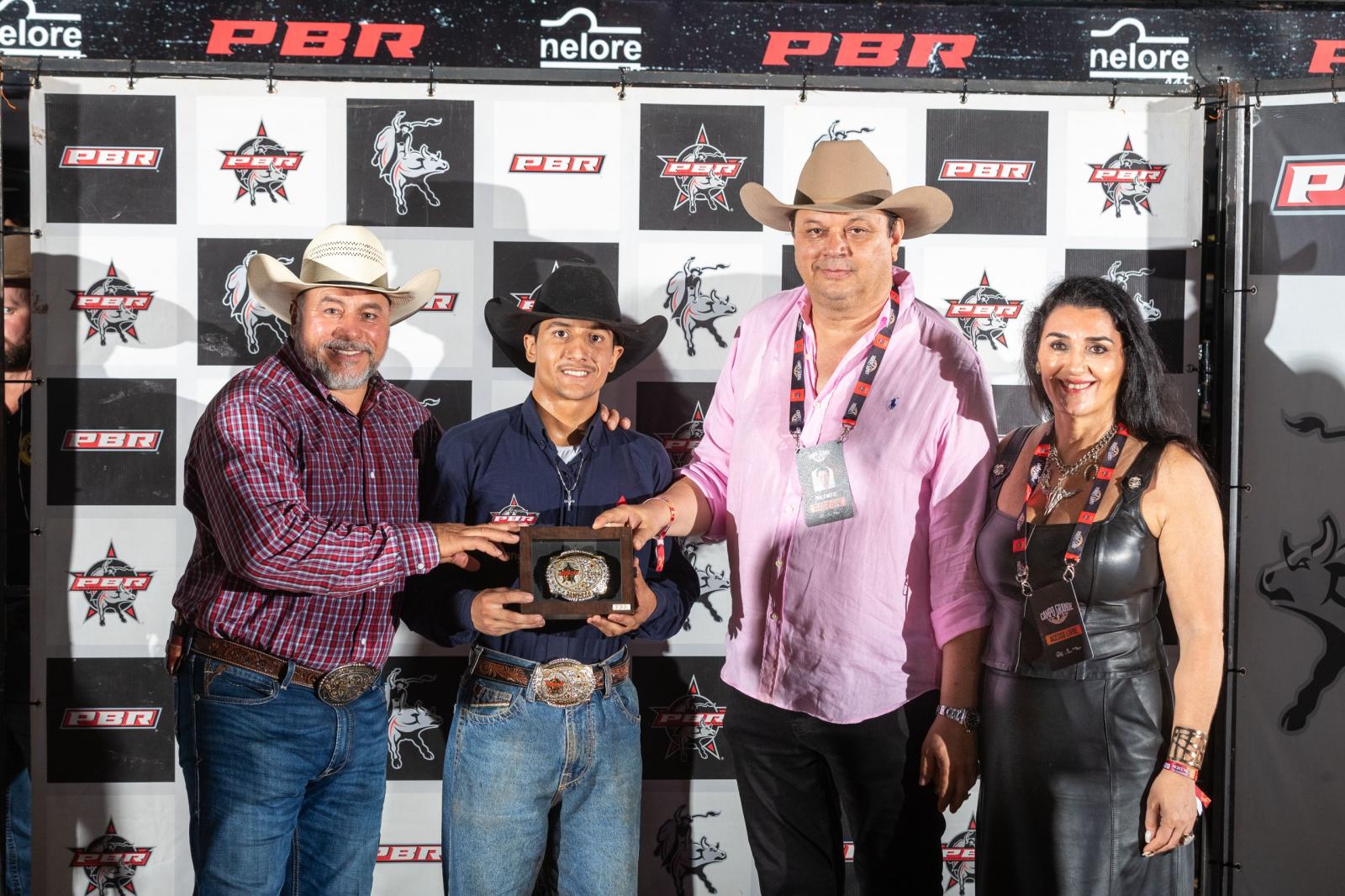 GUSTAVO LUIZ CONQUISTA PRIMEIRO TÍTULO PELA PBR EM CAMPO GRANDE. GUSTAVO LUIZ CONQUISTA PRIMEIRO TÍTULO PELA PBR EM CAMPO GRANDE.