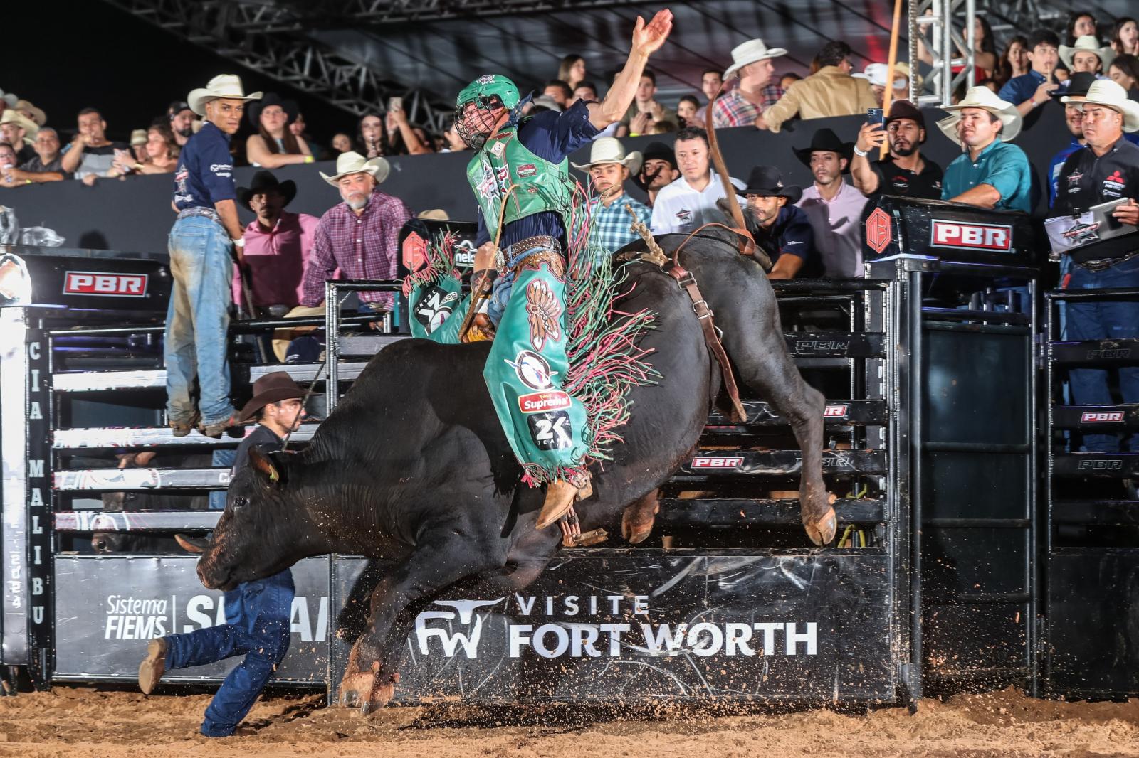 GUSTAVO LUIZ CONQUISTA PRIMEIRO TÍTULO PELA PBR EM CAMPO GRANDE. GUSTAVO LUIZ CONQUISTA PRIMEIRO TÍTULO PELA PBR EM CAMPO GRANDE.