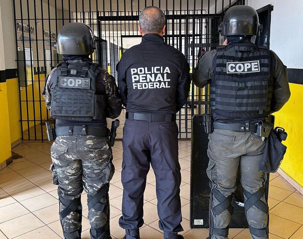 Polícia Penal de MS intensifica combate à comunicação ilícita em presídios em nova fase da Operação Mute. Polícia Penal de MS intensifica combate à comunicação ilícita em presídios em nova fase da Operação Mute.