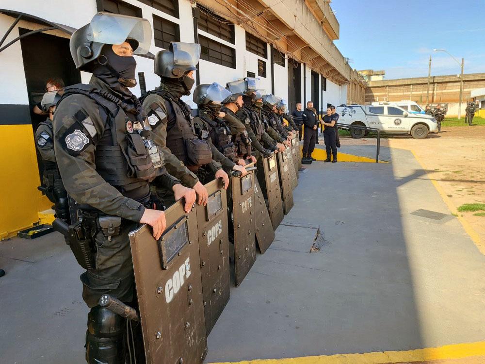 Polícia Penal de MS intensifica combate à comunicação ilícita em presídios em nova fase da Operação Mute. Polícia Penal de MS intensifica combate à comunicação ilícita em presídios em nova fase da Operação Mute.