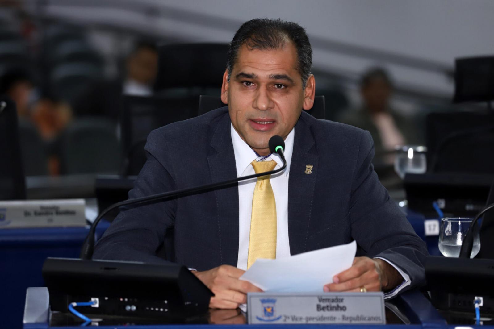 Betinho anuncia ampliação do prazo para apresentação das emendas impositivas.