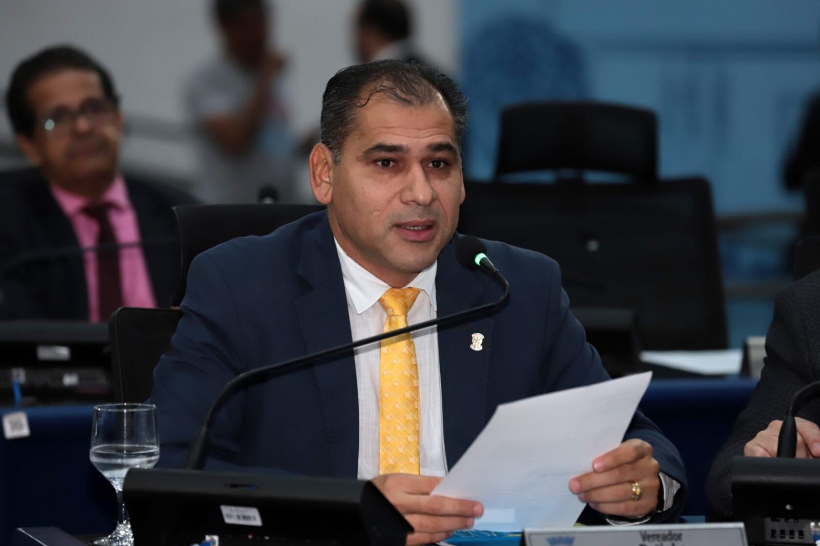 Betinho solicita limpeza e manutenção de vias no Centenário, Guanandi e Eco Parque. Betinho solicita limpeza e manutenção de vias no Centenário, Guanandi e Eco Parque.