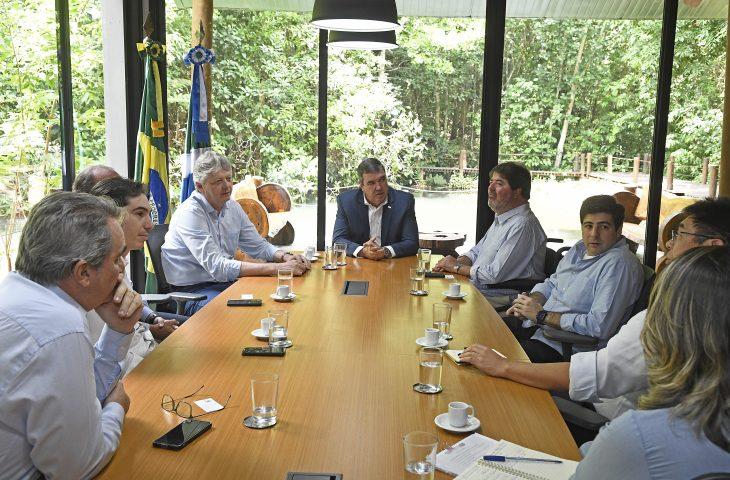 Com ambiente favorável e negociação iniciada no MSDAY, Estado recebe novo investimento na área de citricultura. Com ambiente favorável e negociação iniciada no MSDAY, Estado recebe novo investimento na área de citricultura.
