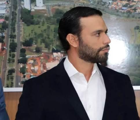 Coordenador de campanha do PSDB, irmão de Beto Pereira é renomeado com salário de R$ 34 mil Coordenador de campanha do PSDB, irmão de Beto Pereira é renomeado com salário de R$ 34 mil
