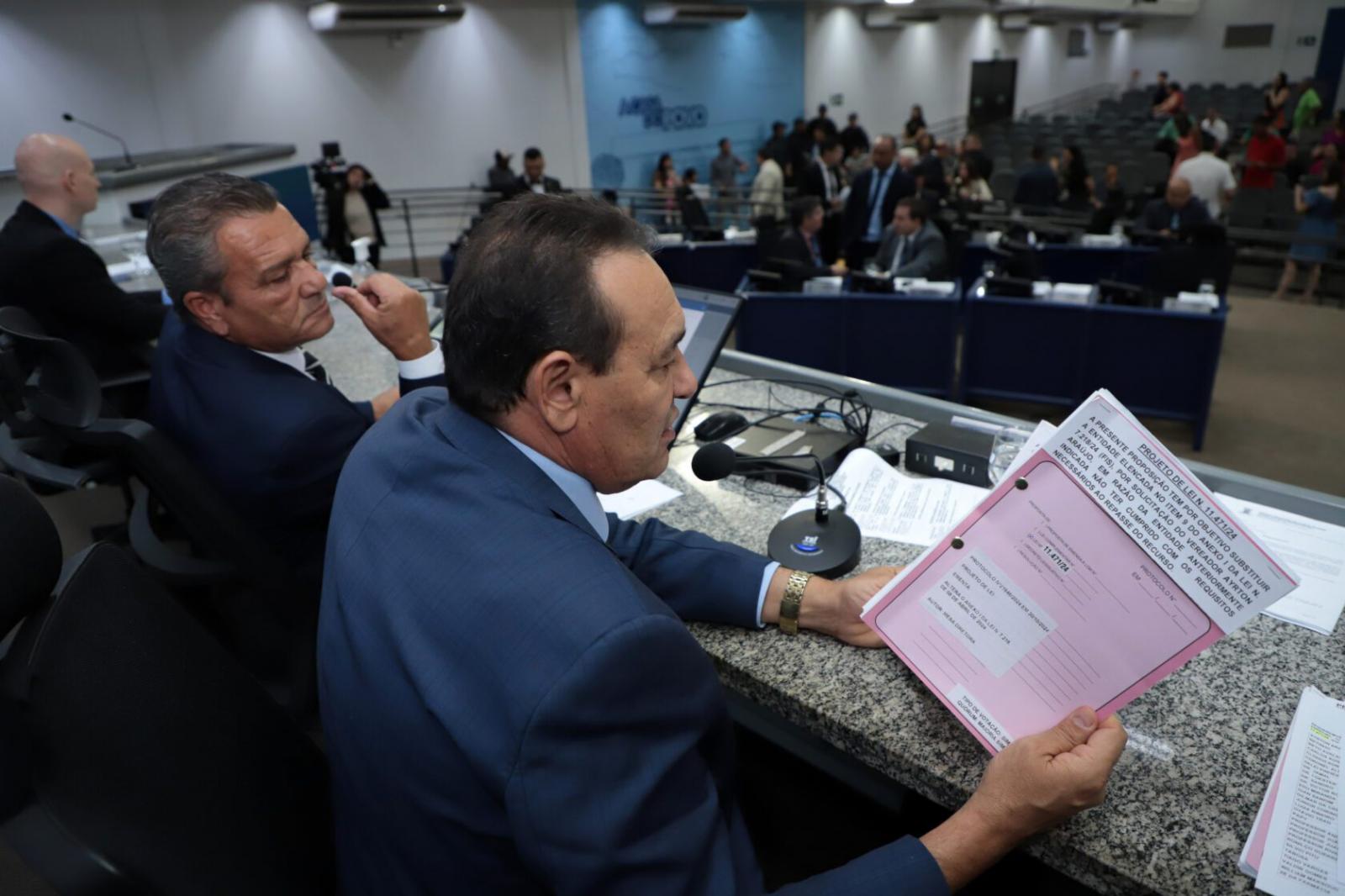 Dois vetos e dois projetos estão pautados para a sessão desta quinta.