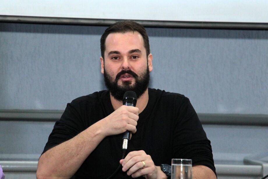 Ex-diretor de habitação é nomeado pela prefeita Adriane Lopes como novo chefe da Defesa Civil na Capital. Ex-diretor de habitação é nomeado pela prefeita Adriane Lopes como novo chefe da Defesa Civil na Capital.