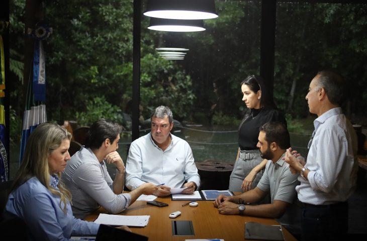 Governador  Eduardo Riedel se reúne com secretários para avaliar projetos e já inicia planejamento para 2025. Governador  Eduardo Riedel se reúne com secretários para avaliar projetos e já inicia planejamento para 2025.