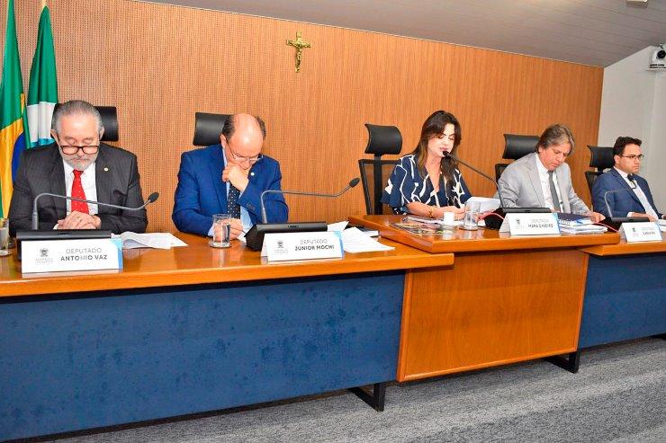 PPA e LOA voltam à CCJR para avaliação de emendas. PPA e LOA voltam à CCJR para avaliação de emendas.