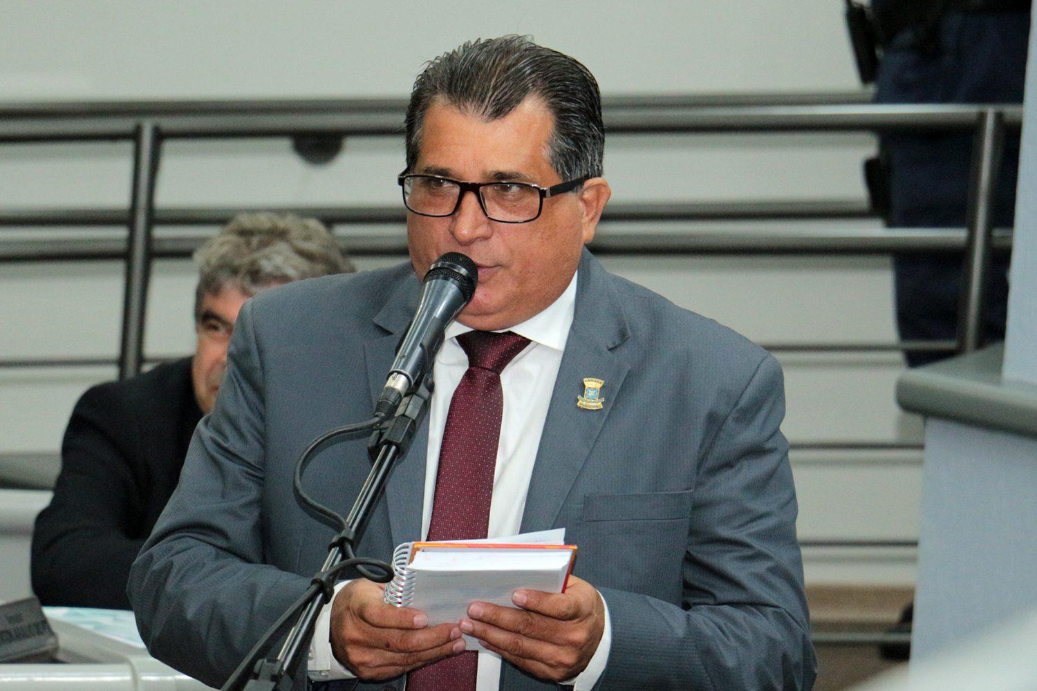 Vereador que renunciou mandato a mando do PSDB, Ademir Santana é nomeado no Governo. Vereador que renunciou mandato a mando do PSDB, Ademir Santana é nomeado no Governo.