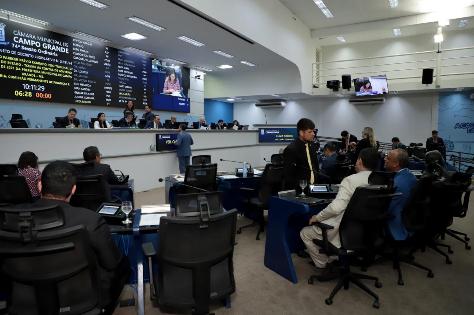 Vereadores aprovam pareceres do TCE às contas da Prefeitura em duas sessões.
