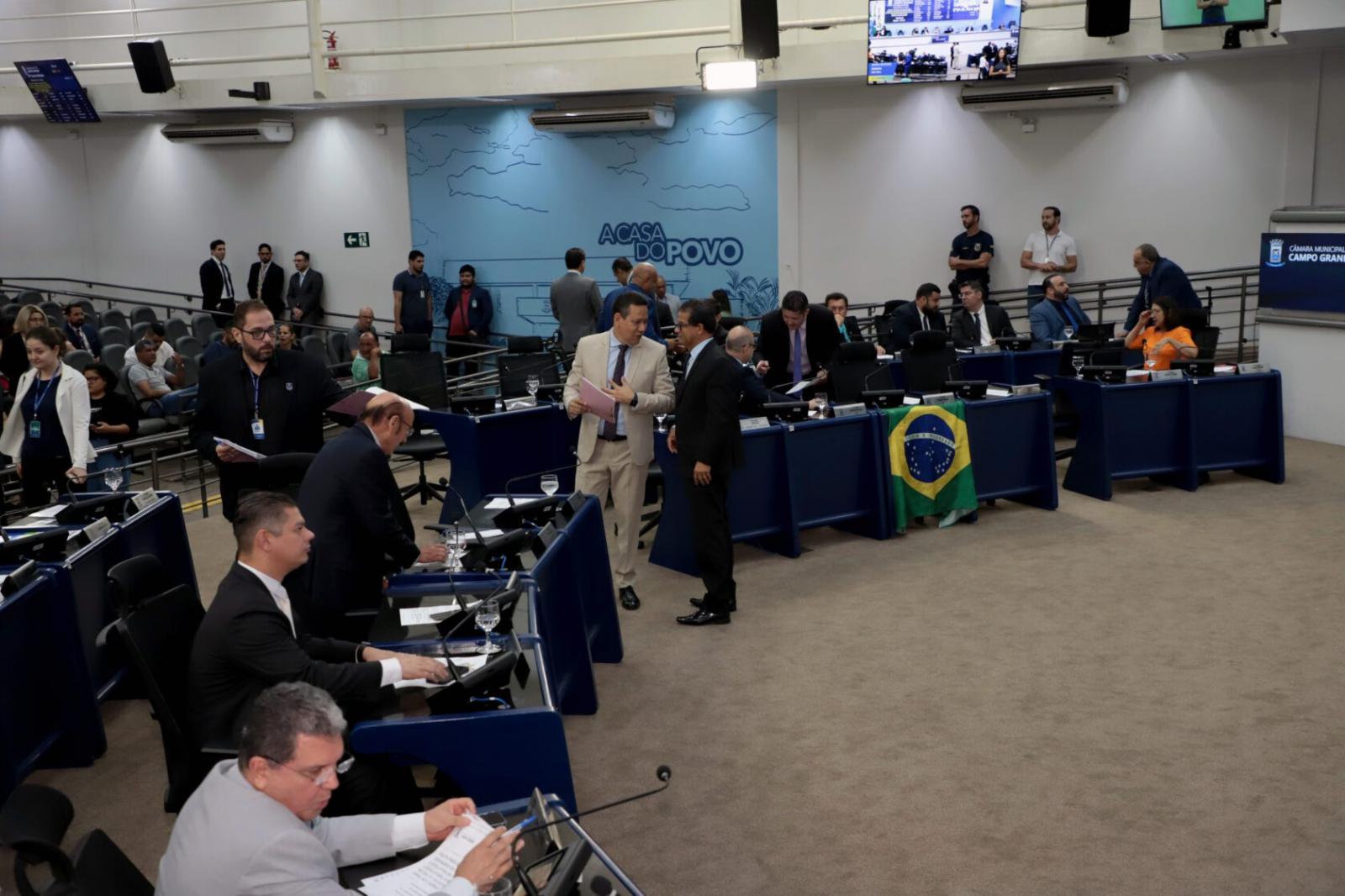 Vereadores votam cinco projetos e dois vetos na sessão desta quinta-feira. Vereadores votam cinco projetos e dois vetos na sessão desta quinta-feira.