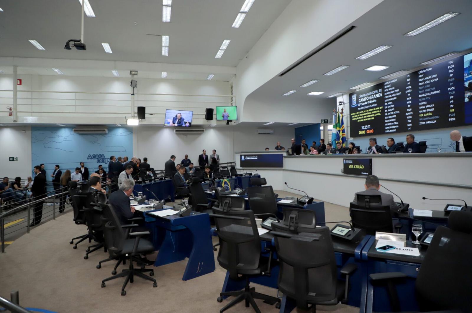 Vereadores votam pareceres do TCE às contas da Prefeitura em duas sessões nesta quinta-feira.