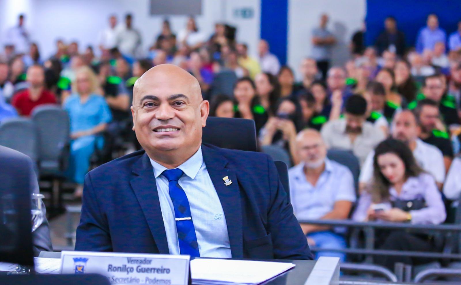 Vereadores votam projeto de Ronilço Guerreiro que institui o Programa Municipal da Pessoa com Câncer. Vereadores votam projeto de Ronilço Guerreiro que institui o Programa Municipal da Pessoa com Câncer.
