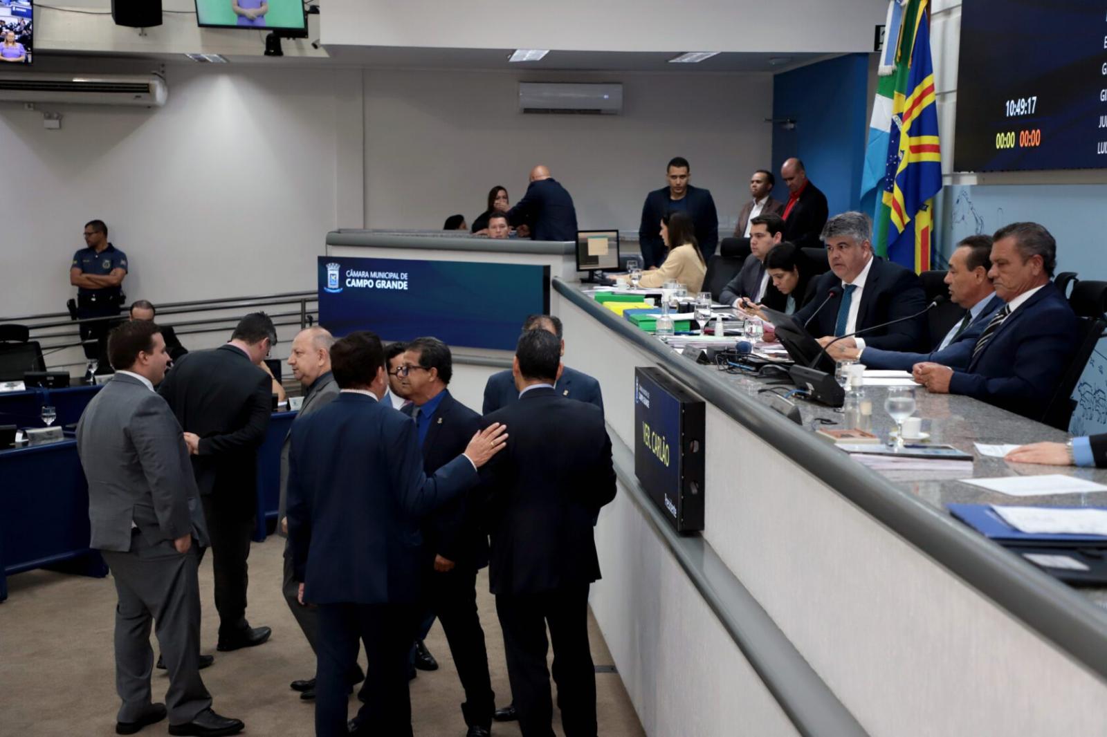 Veto à isenção do IPTU para empresários da 14 de Julho é mantido por vereadores de Campo Grande nesta Sexta-Feira dia 07. Veto à isenção do IPTU para empresários da 14 de Julho é mantido por vereadores de Campo Grande nesta Sexta-Feira dia 07.