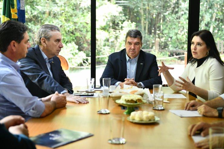 1º secretário debate endividamento rural e apoio ao agronegócio em MS. 1º secretário debate endividamento rural e apoio ao agronegócio em MS.