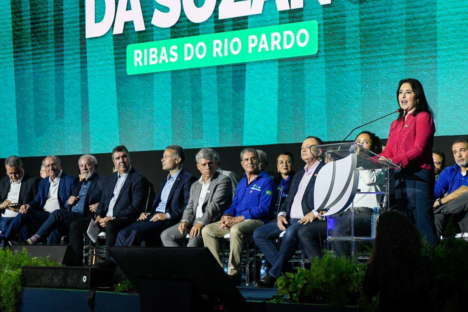 Após 3º visita, do Presidente Lula deixa Mato Grosso do Sul e parte para encontro do Mercosul no Uruguai. Após 3º visita, do Presidente Lula deixa Mato Grosso do Sul e parte para encontro do Mercosul no Uruguai.