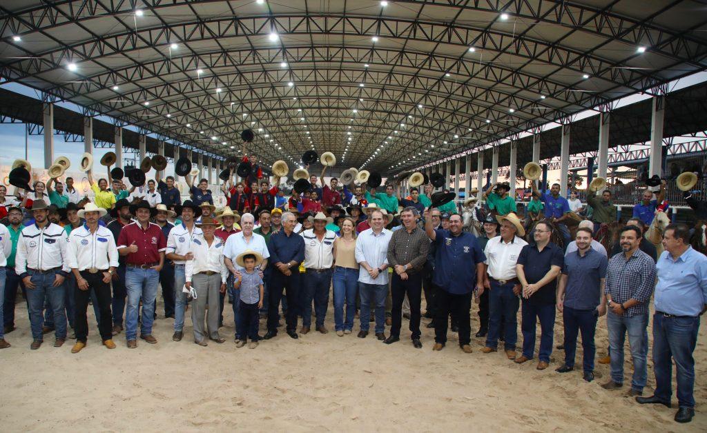 Bota, chapéu e tradição: com apoio do Governo começa a 30ª Copa do Laço em Campo Grande. Bota, chapéu e tradição: com apoio do Governo começa a 30ª Copa do Laço em Campo Grande.