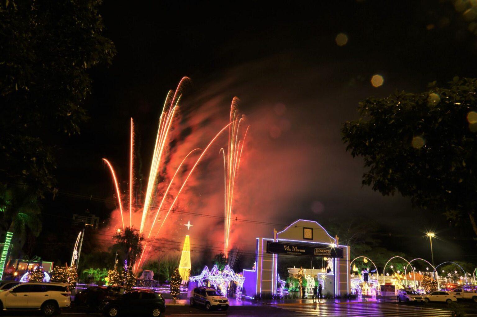 Com Família Rena e Patati Patatá, milhares de pessoas celebram a reabertura da Cidade do Natal.