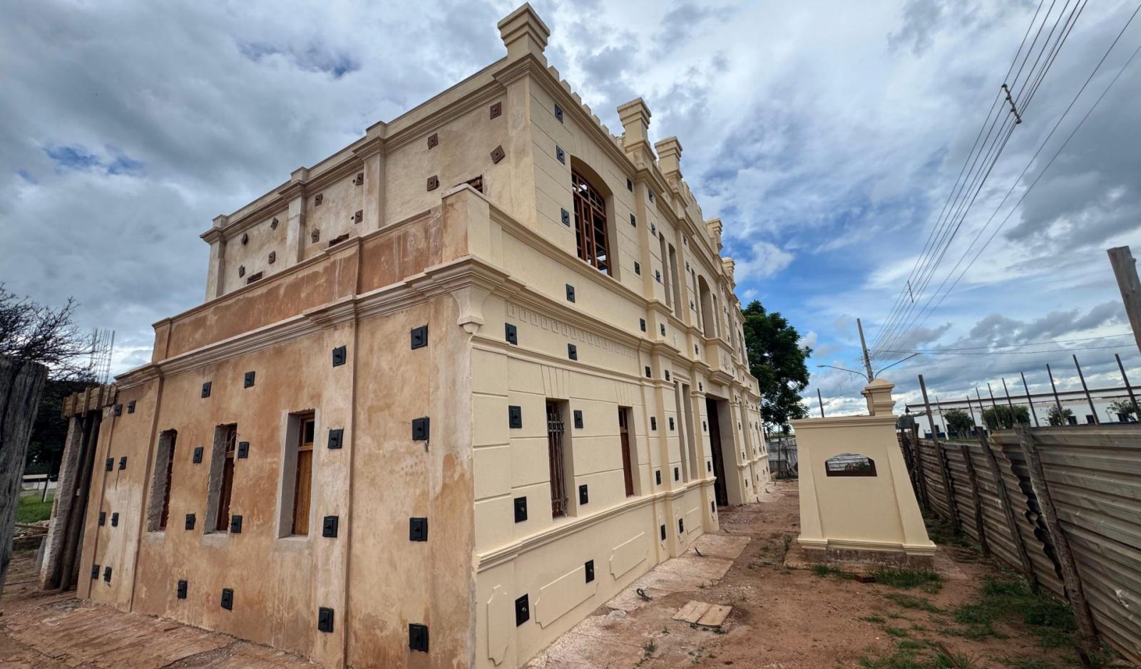 Com programa MS Ativo, Governo investe em obras que levam desenvolvimento aos 79 municípios. Com programa MS Ativo, Governo investe em obras que levam desenvolvimento aos 79 municípios.