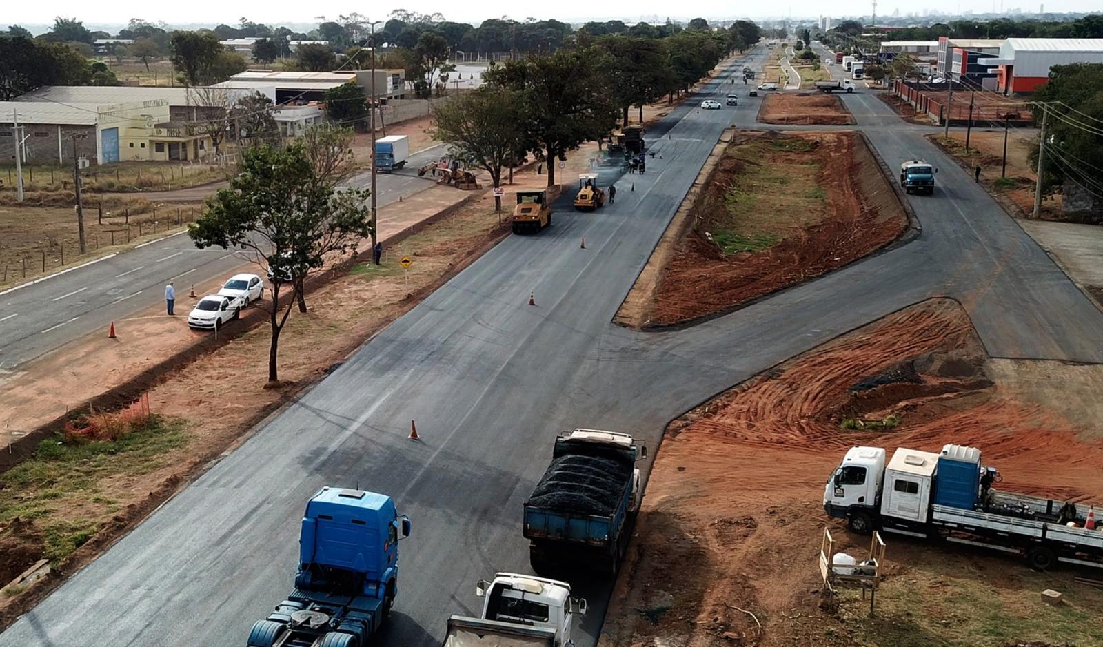 Com programa MS Ativo, Governo investe em obras que levam desenvolvimento aos 79 municípios. Com programa MS Ativo, Governo investe em obras que levam desenvolvimento aos 79 municípios.
