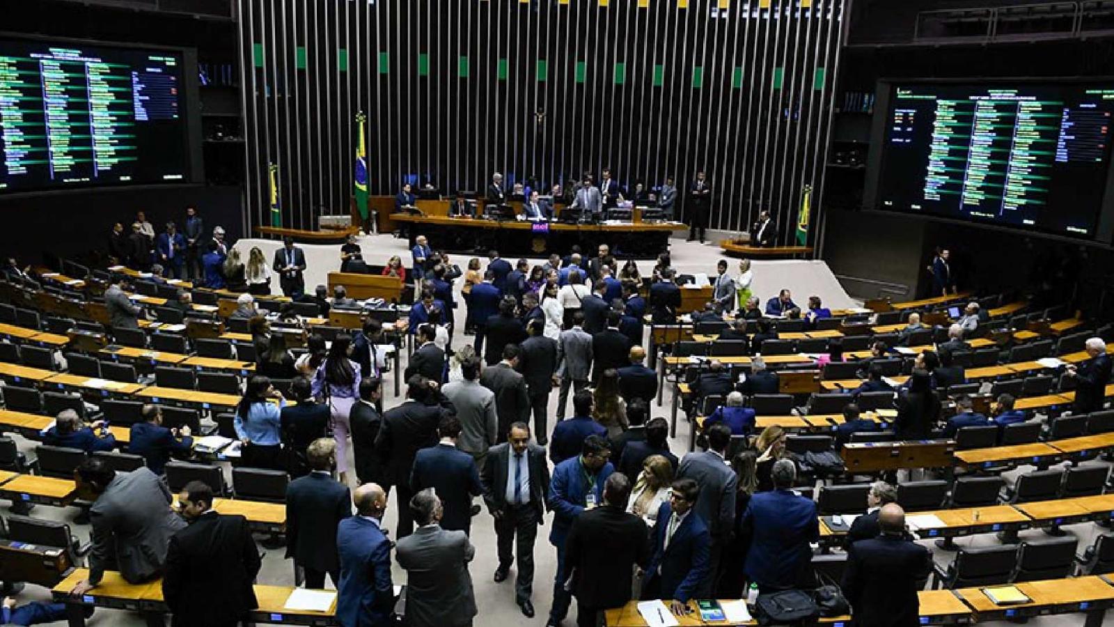 Com assinatura de deputados de MS, Congresso recebe registro de comissão de desastres naturais. Com assinatura de deputados de MS, Congresso recebe registro de comissão de desastres naturais.
