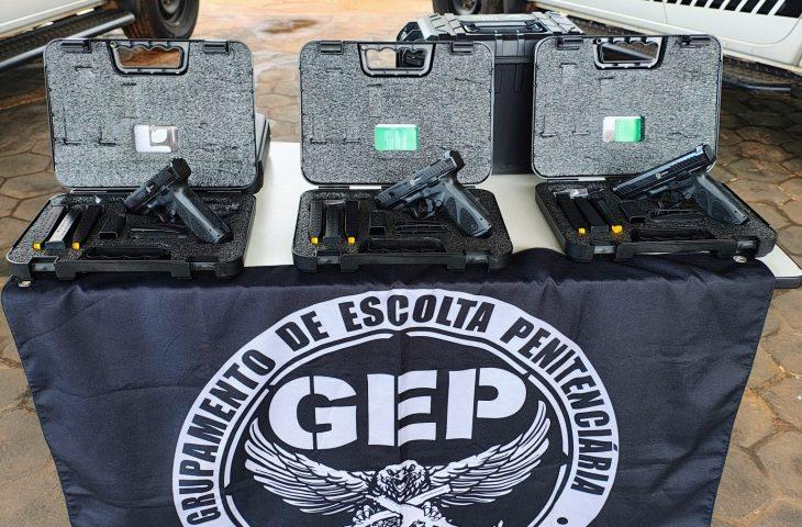 Com investimento de R$ 2,45 milhões, policiais penais recebem novos armamentos em MS. Com investimento de R$ 2,45 milhões, policiais penais recebem novos armamentos em MS.