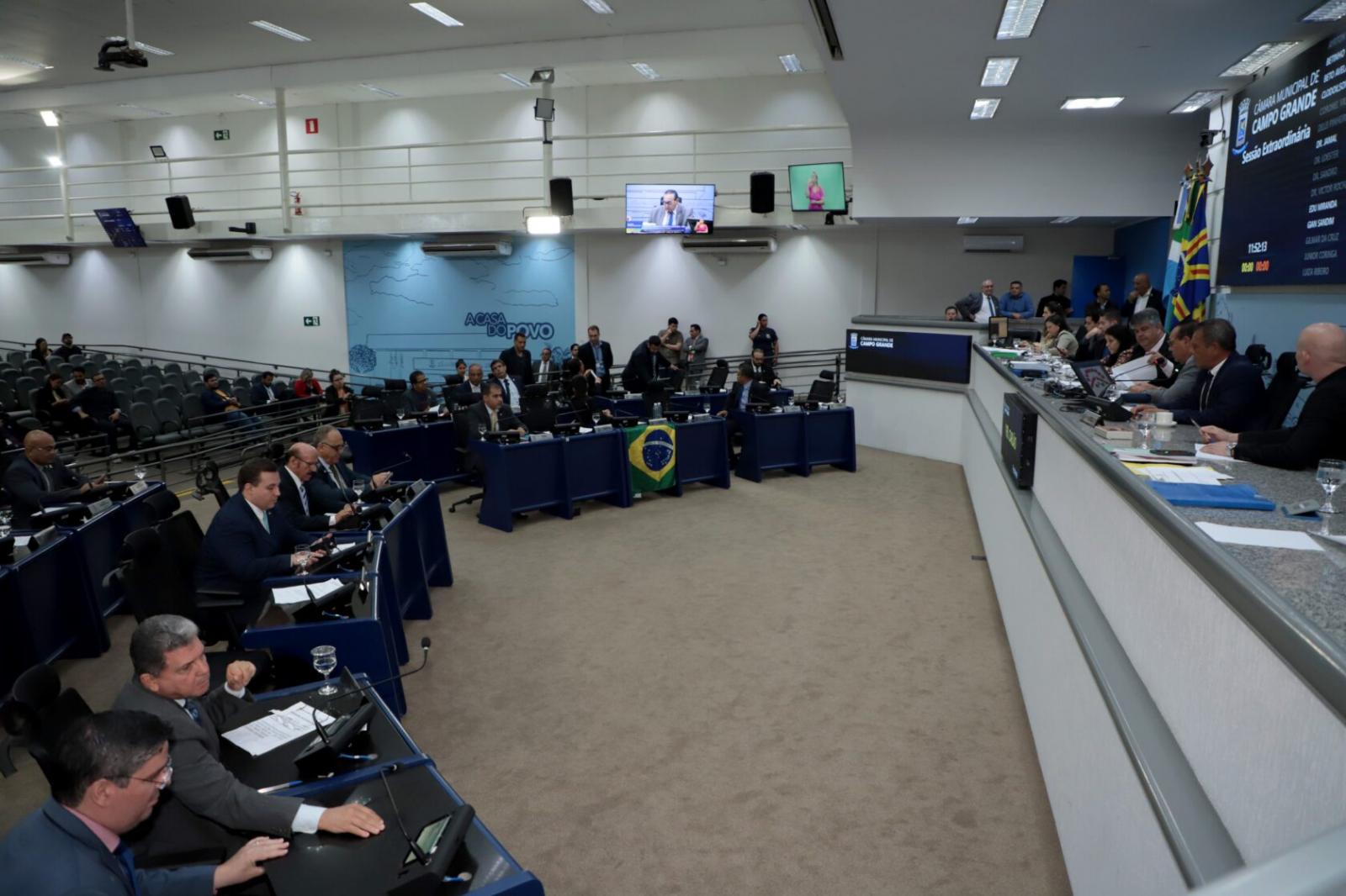 Dois vetos e três projetos estão pautados para a sessão desta terça-feira.