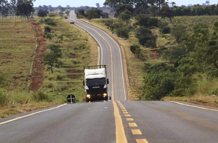 Implantação de terceira via em rodovias estaduais é pauta na Assembleia Legislativa. Implantação de terceira via em rodovias estaduais é pauta na Assembleia Legislativa.