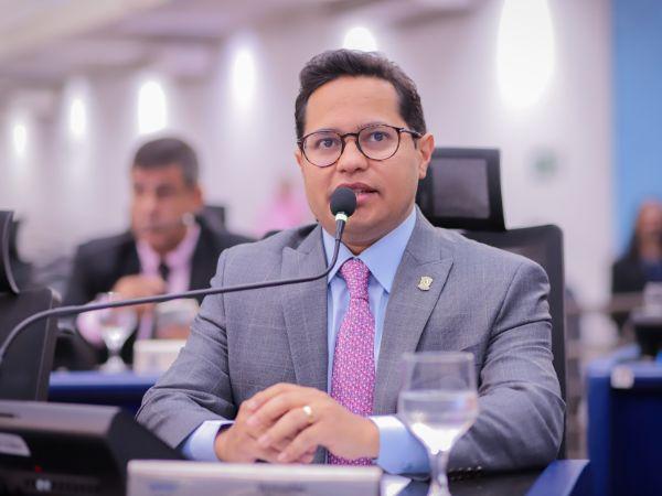 Na última sessão do ano, Papy apresenta Moção de Congratulação à TV Morena, TCE e TJMS.