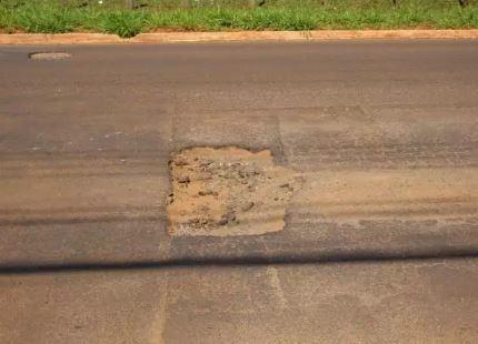 Pedido atendido: vereador Tiago Vargas conquista operação tapa-buracos para o bairro Tiradentes.