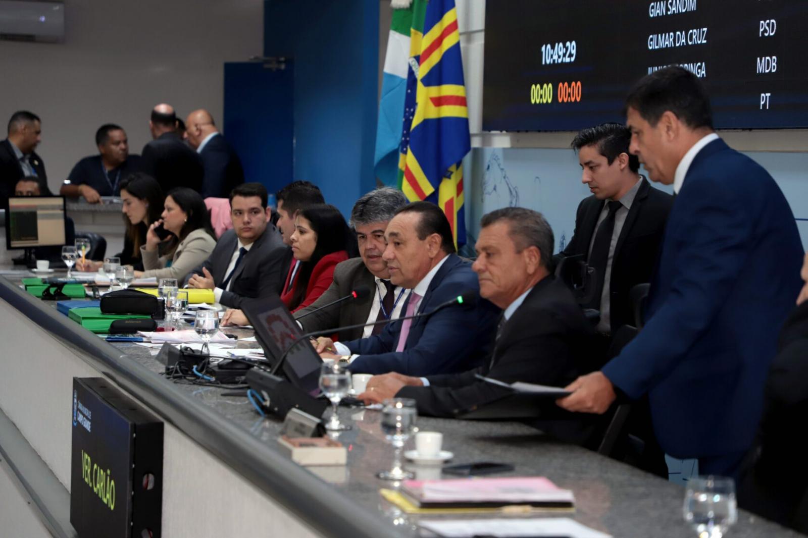 Vereadores analisam dois projetos em sessão extraordinária nesta 4ª.