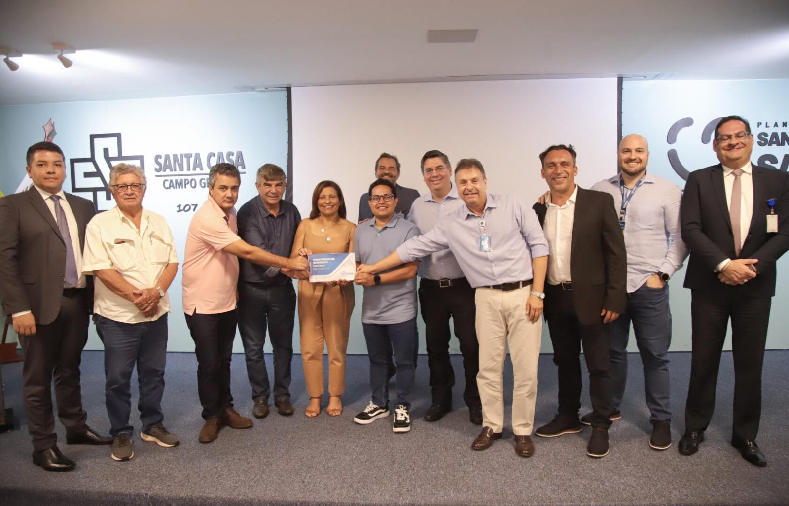 Diretoria da Santa Casa apresenta ações e balanço financeiro aos vereadores.