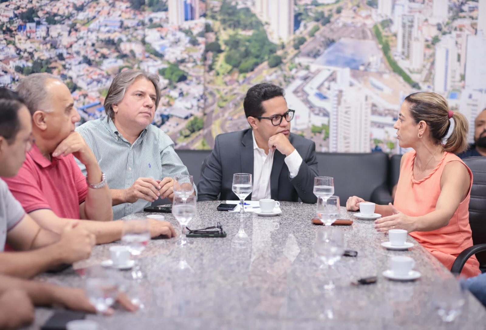 Em reunião na Câmara, senadora Soraya destaca protagonismo dos vereadores em discutir emendas. Em reunião na Câmara, senadora Soraya destaca protagonismo dos vereadores em discutir emendas.