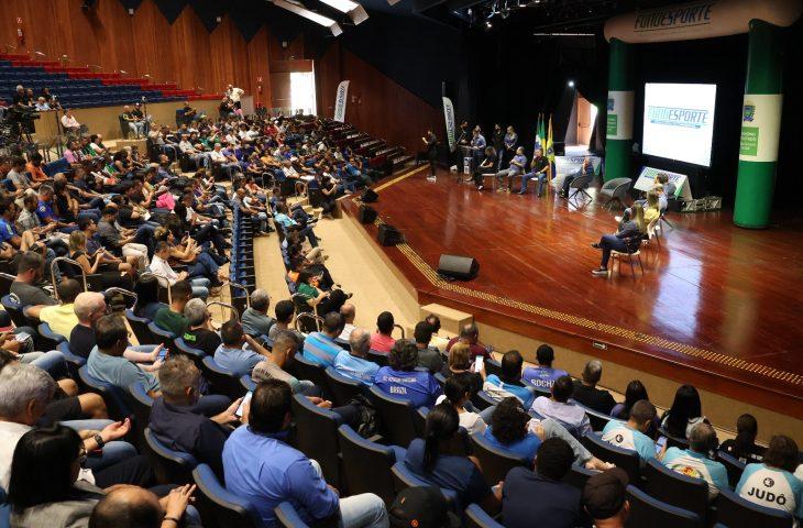 Encontro estadual apresenta calendário esportivo, diretrizes e alinha políticas públicas em MS. Encontro estadual apresenta calendário esportivo, diretrizes e alinha políticas públicas em MS.