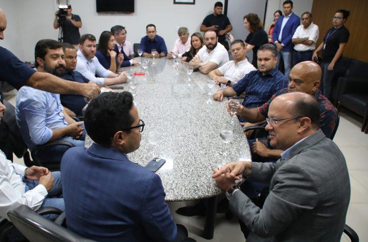 Governador em exercício reforça parcerias em agenda municipalista e harmonia entre poderes. Governador em exercício reforça parcerias em agenda municipalista e harmonia entre poderes.