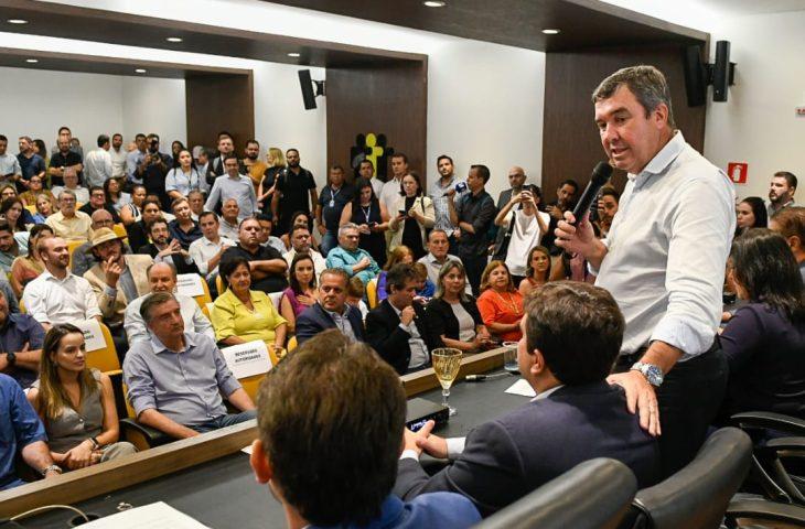 Governador Eduardo Riedel  de Mato Gosso do Sul reforça parceria com os municípios e compromisso com o desenvolvimento regional. Governador Eduardo Riedel  de Mato Gosso do Sul reforça parceria com os municípios e compromisso com o desenvolvimento regional.