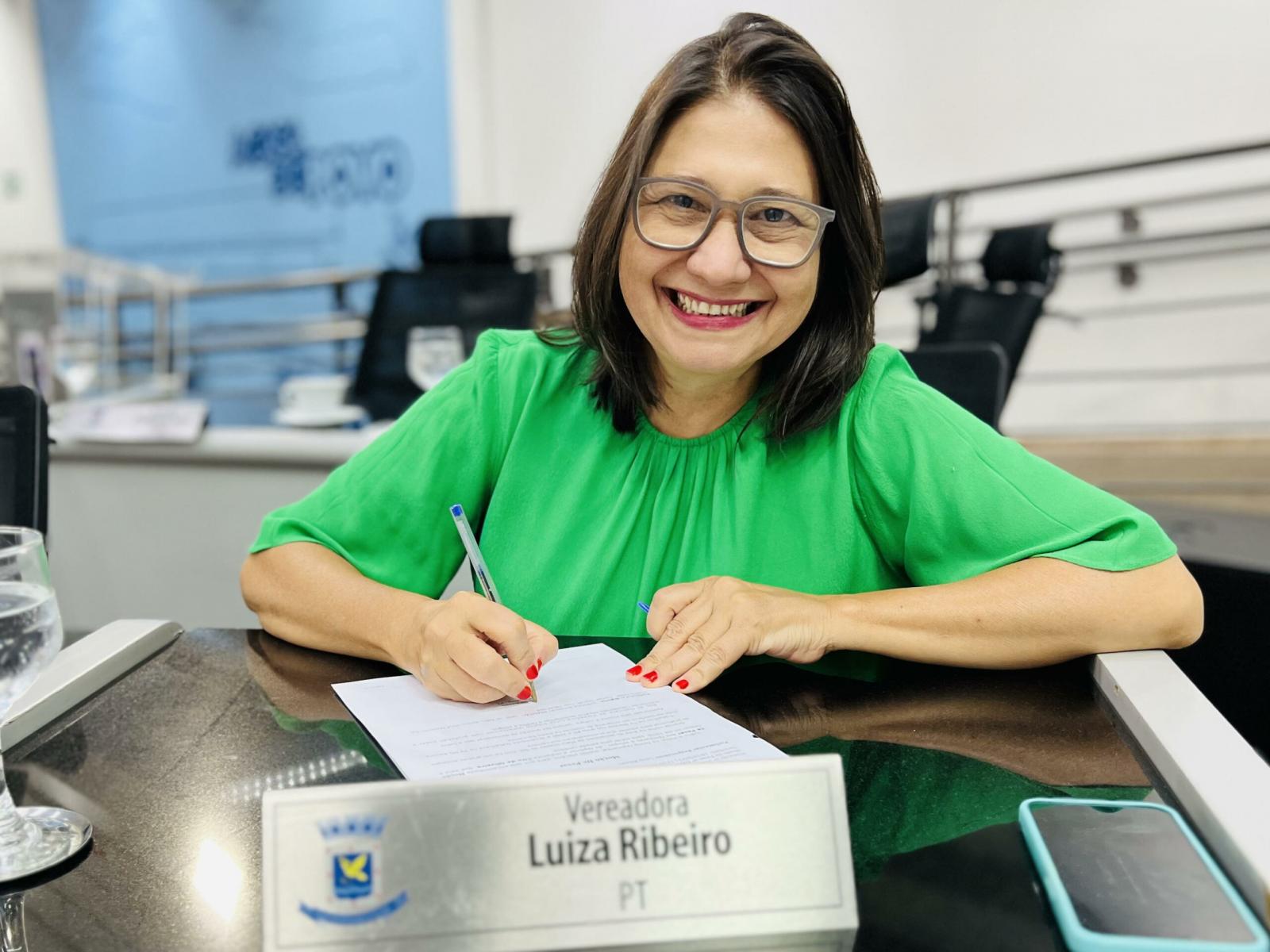 Luiza Ribeiro celebra 2ª secretaria em nova Mesa Diretora da Câmara: ‘com uma mulher após 8 anos’. Luiza Ribeiro celebra 2ª secretaria em nova Mesa Diretora da Câmara: ‘com uma mulher após 8 anos’.