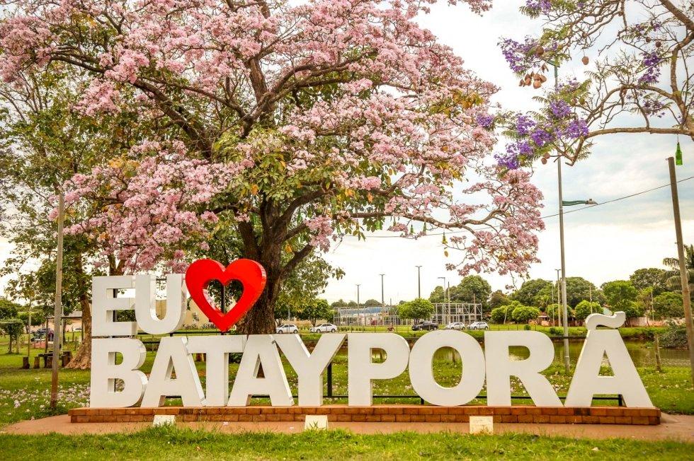 Vereadores de Batayporã elegem nova Mesa Diretora. Vereadores de Batayporã elegem nova Mesa Diretora.