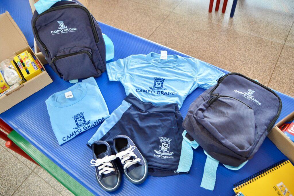 Pais aprovam melhorias na EMEI Elenir Zanqueta Molina durante visita da prefeita Adriane Lopes.