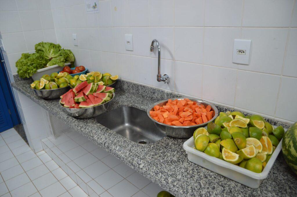 Pais aprovam melhorias na EMEI Elenir Zanqueta Molina durante visita da prefeita Adriane Lopes.