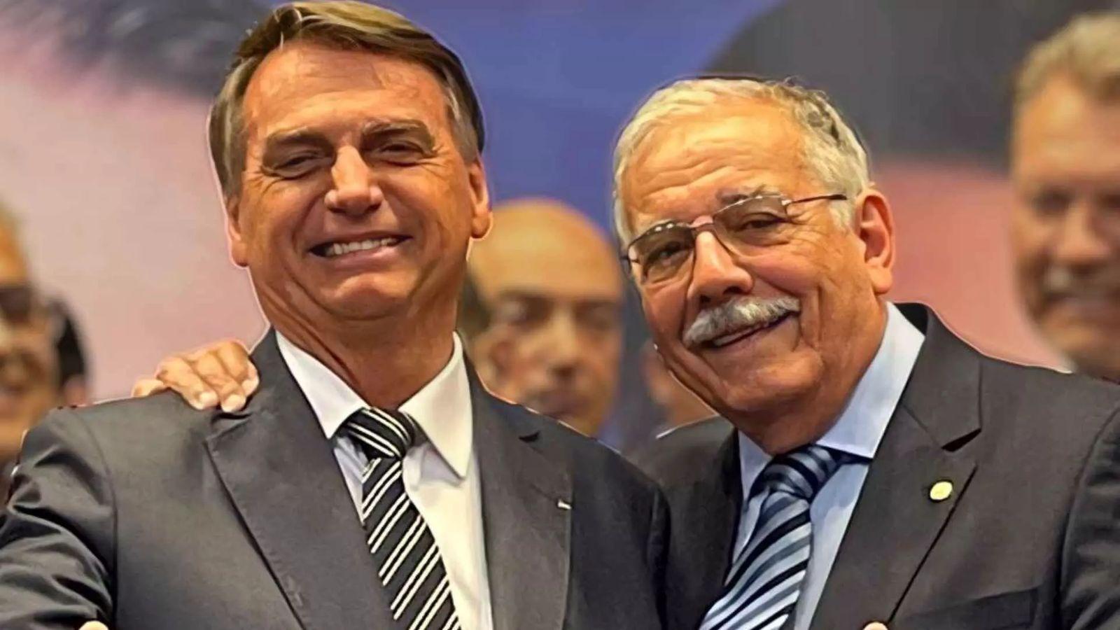 Denúncia da PGR contra o ex presidente Jair Messias Bolsonaro é ‘peça teatral’, diz Luiz Ovando. Denúncia da PGR contra o ex presidente Jair Messias Bolsonaro é ‘peça teatral’, diz Luiz Ovando.