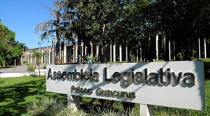 Deputados se reúnem com secretário de MS e DGPC após feminicídio de jornalista. Deputados se reúnem com secretário de MS e DGPC após feminicídio de jornalista.